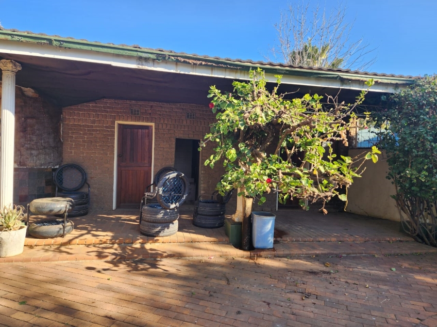 4 Bedroom Property for Sale in Waterkloof A H North West